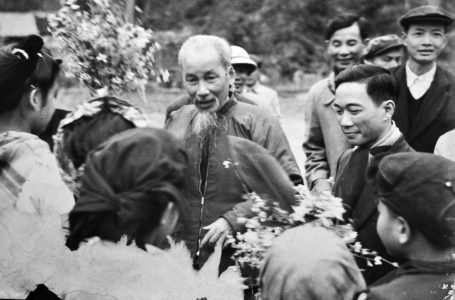 Tư tưởng Hồ Chí Minh lãnh đạo cách mạng Việt Nam thống nhất đất nước